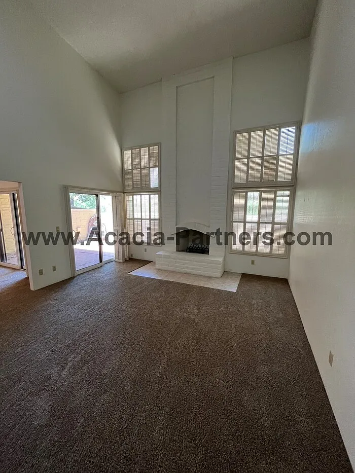 3 bed, 2.0 bath, 1947 sqft, $1,950 — Photo 2