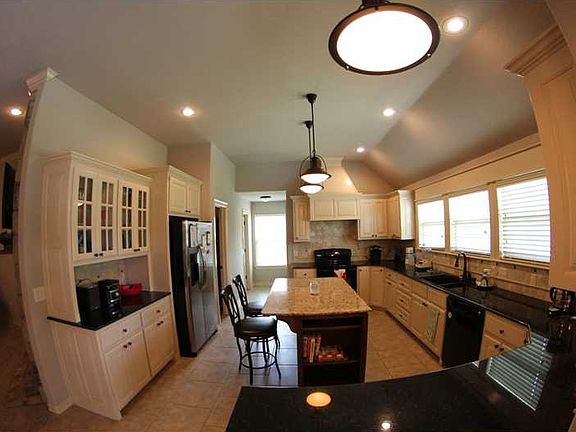 2nd image of 3640 W Mountain View Dr