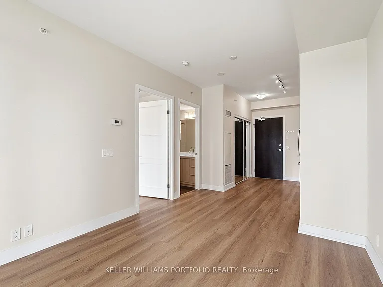 10 Park Lawn Rd #524 — Photo 9