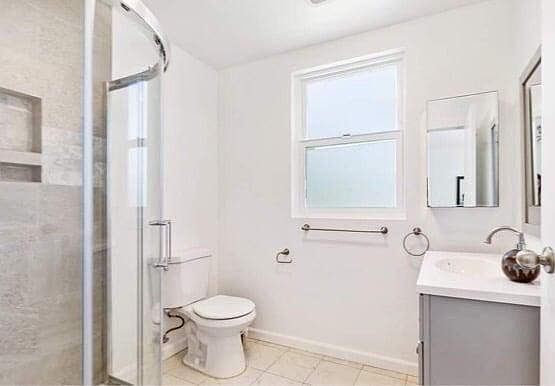 2nd image of 1951 S Crescent Heights Blvd