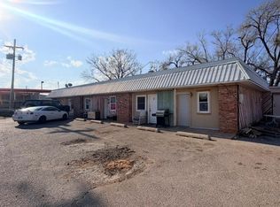 208 N 14th St, Clinton, OK 73601