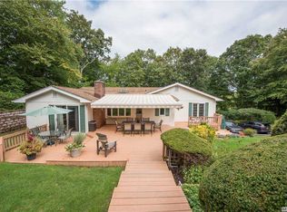 599 Caledonia Rd, Dix Hills, NY 11746