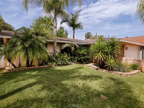 233 N Kanan Rd, Oak Park, CA 91377