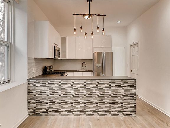 1407 N Wells Chicago IL 60610-large-003-5-Kitchen-1500x1000-
