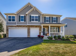 1987 Sagebrook Dr, South Elgin, IL 60177