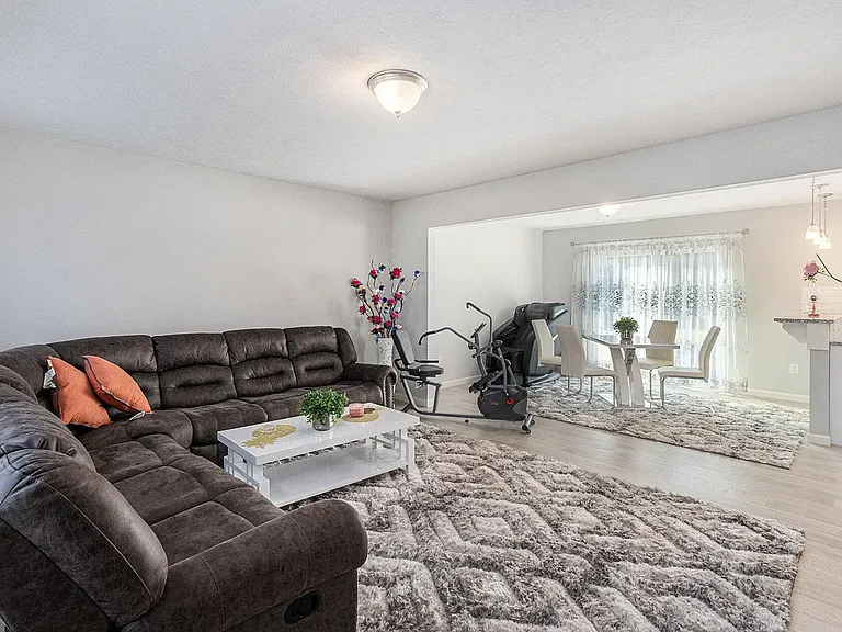 7859 Sierra Dr — Photo 3