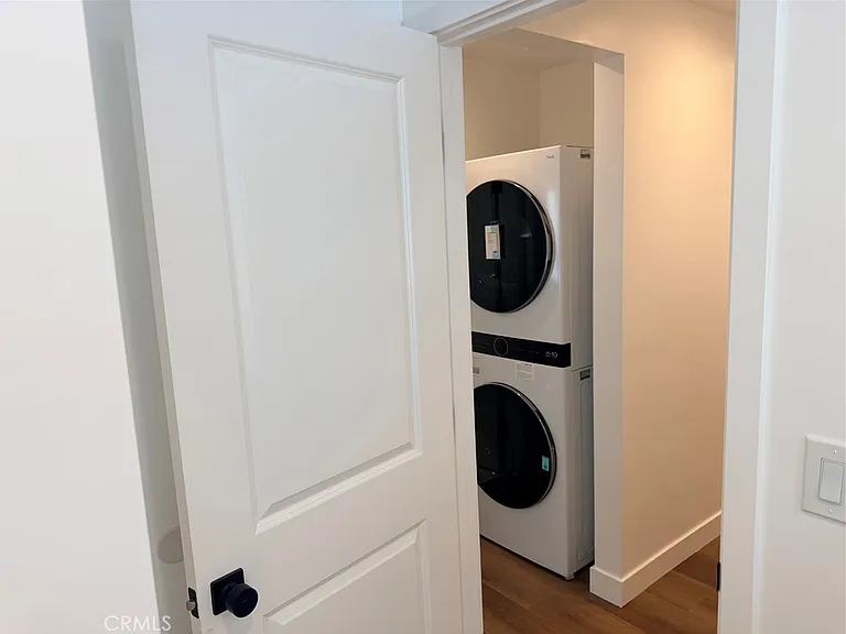 988 Valencia St #6 — Photo 33