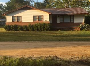 520 Indian Lake Dr, Moultrie, GA 31768