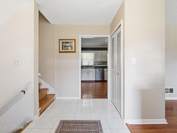 5th image of 9204 Lakeridge Dr