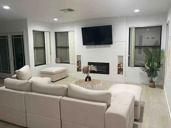 4th image of 3004 Ocean View Dr