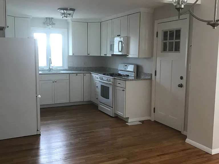 Convenient kitchen layout
