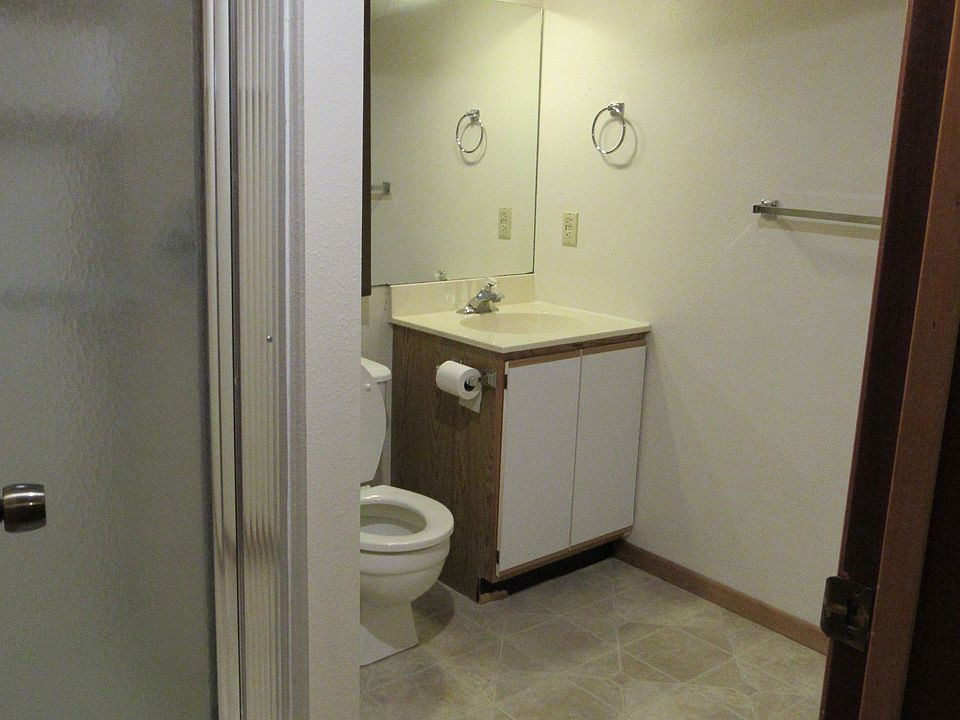 2nd image of 617 1/2 Myrtle St