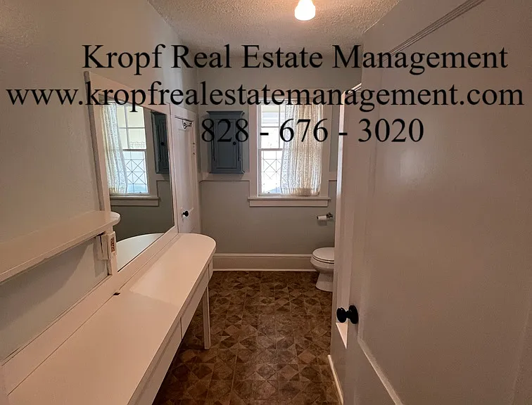 138 Murdock Ave — Photo 16