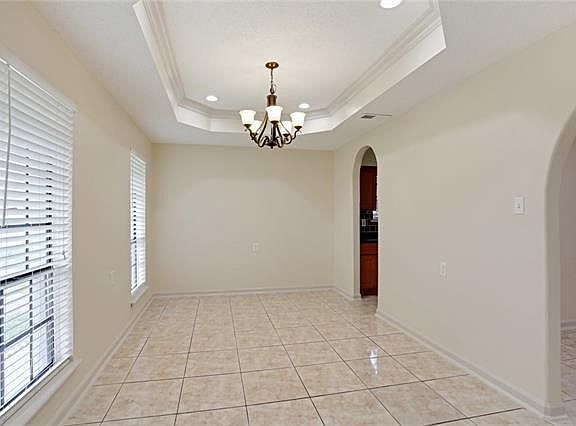 4th image of 4908 Meadowbank Dr