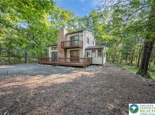 114 Brentwood Dr, Bushkill, PA 18324
