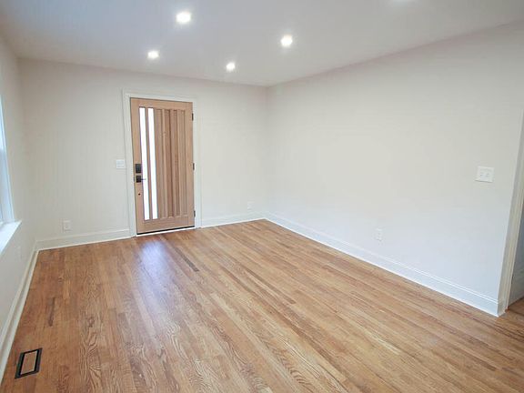 3rd image of 2406 Boswell Rd