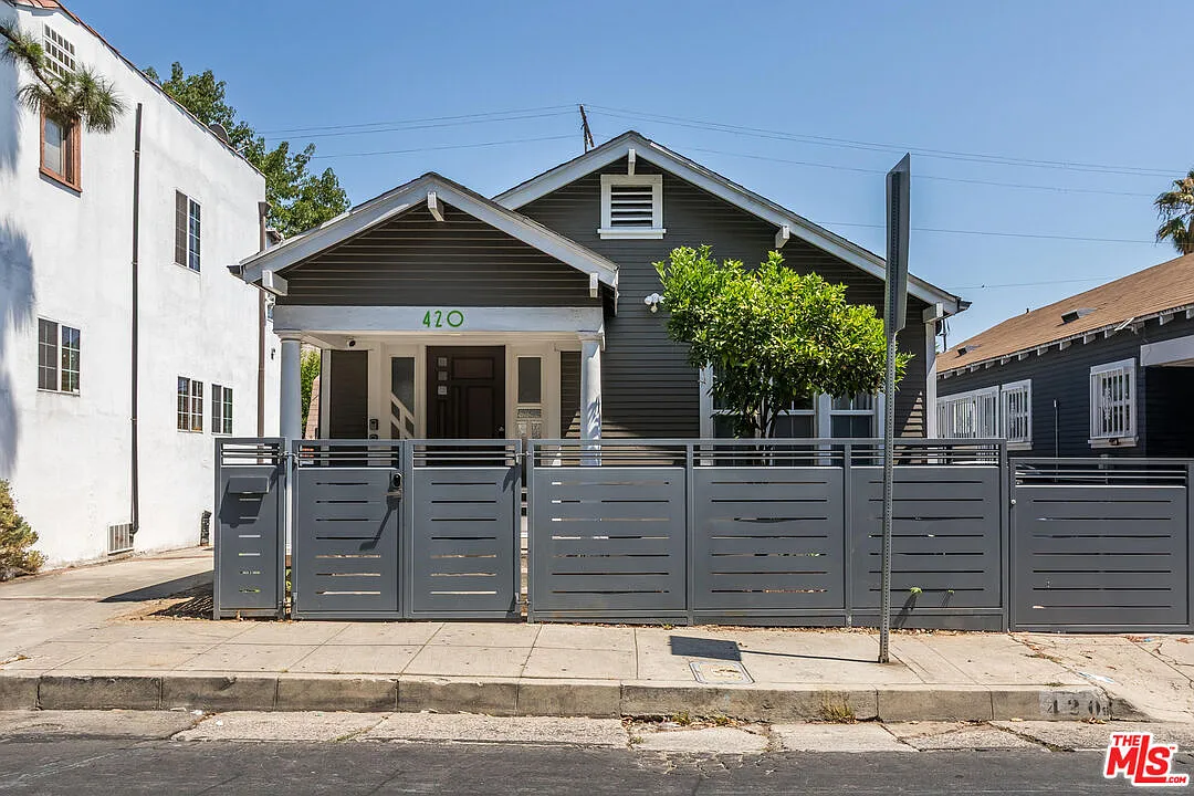 420 S Benton Way — Photo 1