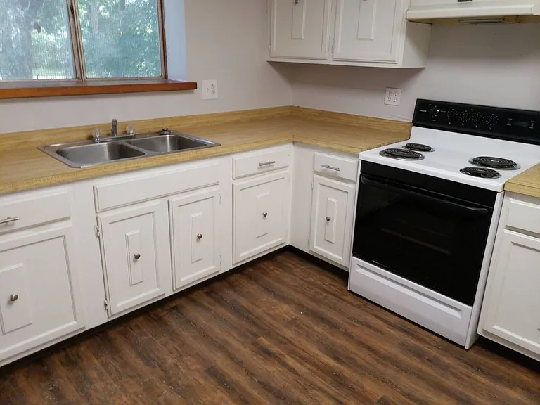 138-154 Woodhill Dr — Photo 34