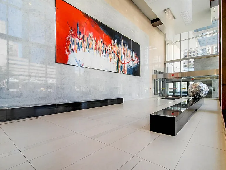 386 Yonge St #1816 — Photo 22