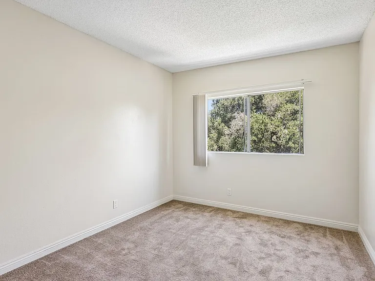 8541 Foothill Blvd., Sunland — Photo 47