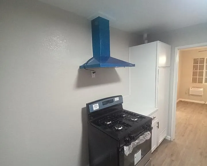 1342 Oak St #2 — Photo 4