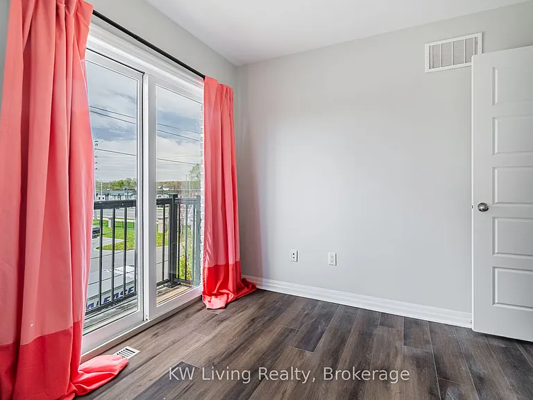 70 Plains Rd E #18 — Photo 36