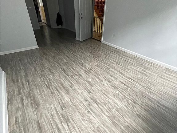 2nd image of 89-06 Jamaica Ave #2