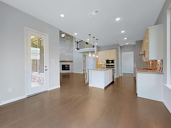 5th image of 3316 Maplewood Dr