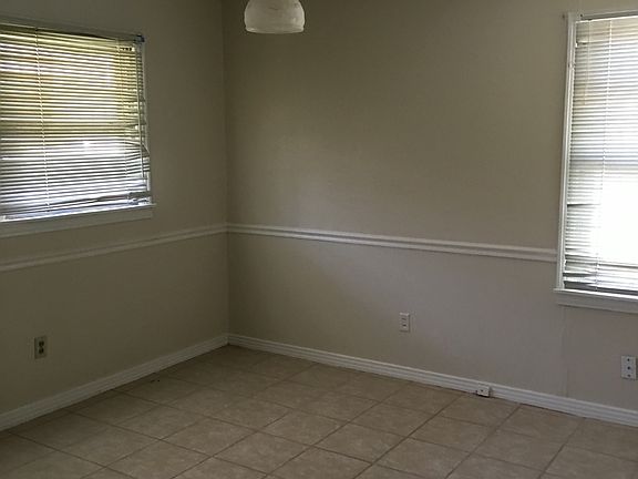 3rd image of 1006 Waverly Dr