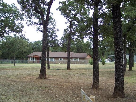 2nd image of 2520 Bent Oaks Dr