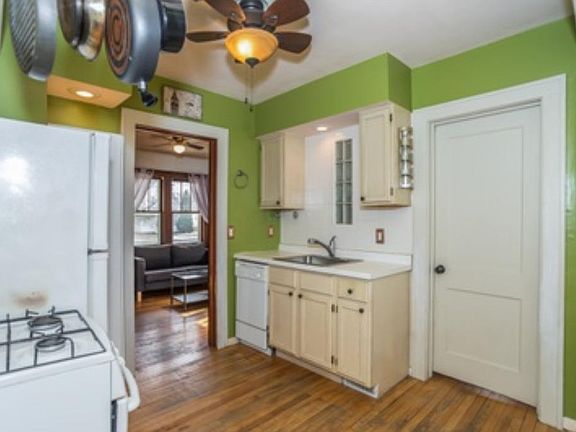 3rd image of 4043 Thomas Ave N