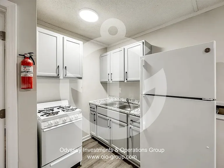 595 Betty St #4 — Photo 4