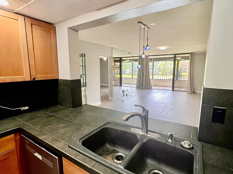 1850 Homewood Blvd #2070 — Photo 9