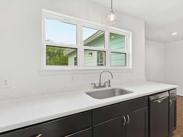 204 E Bailey St, Ponder, TX 76259