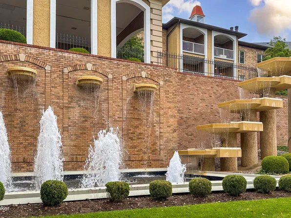 5701 Coach Gate Wynde APT 64, Louisville, KY 40207