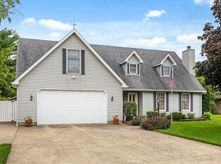 1517 E 1st St, Streator, IL 61364