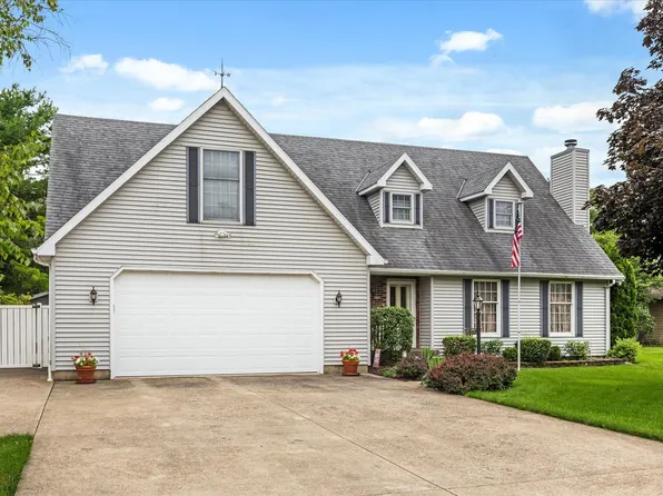 1517 E 1st St, Streator, IL 61364