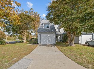 1557 Sword Dancer Dr, Virginia Beach, VA 23454
