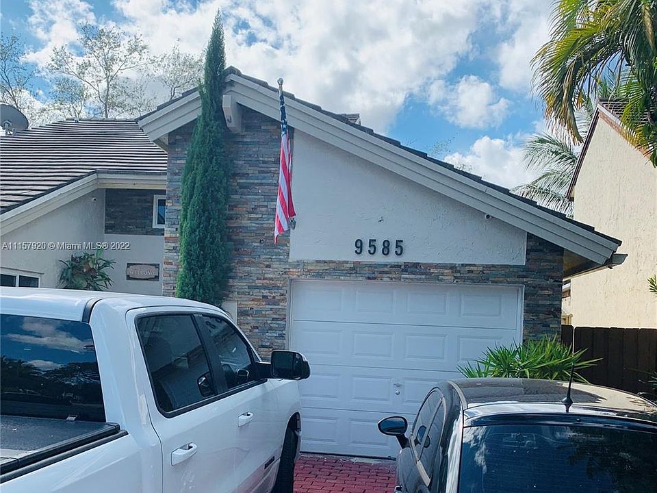 1st image of 9585 SW 148th Avenue Cir S
