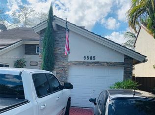 9585 SW 148th Avenue Cir S, Miami, FL 33196