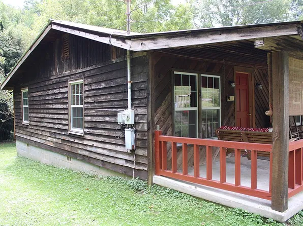 325 Austin St, Blue Ridge, GA 30513