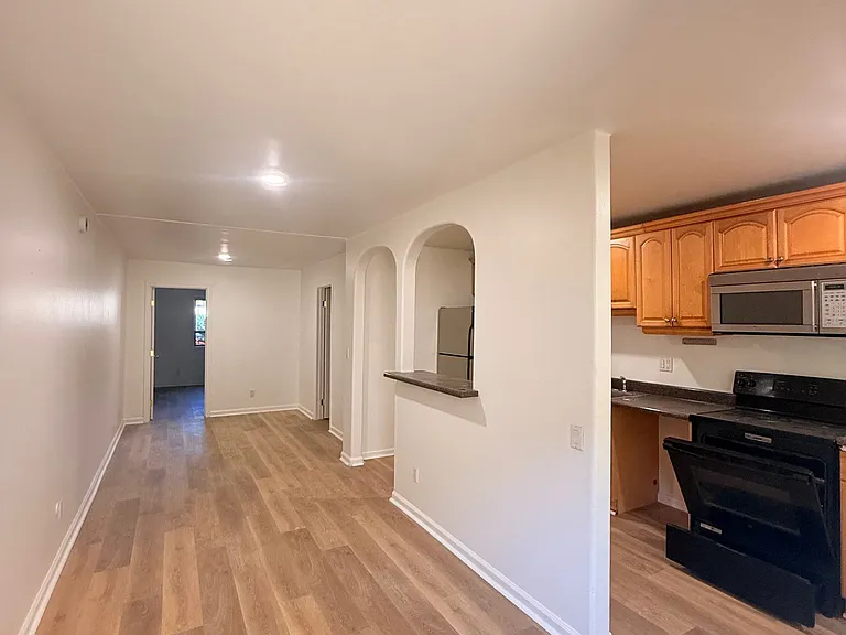2126 Castillo St #5 — Photo 1