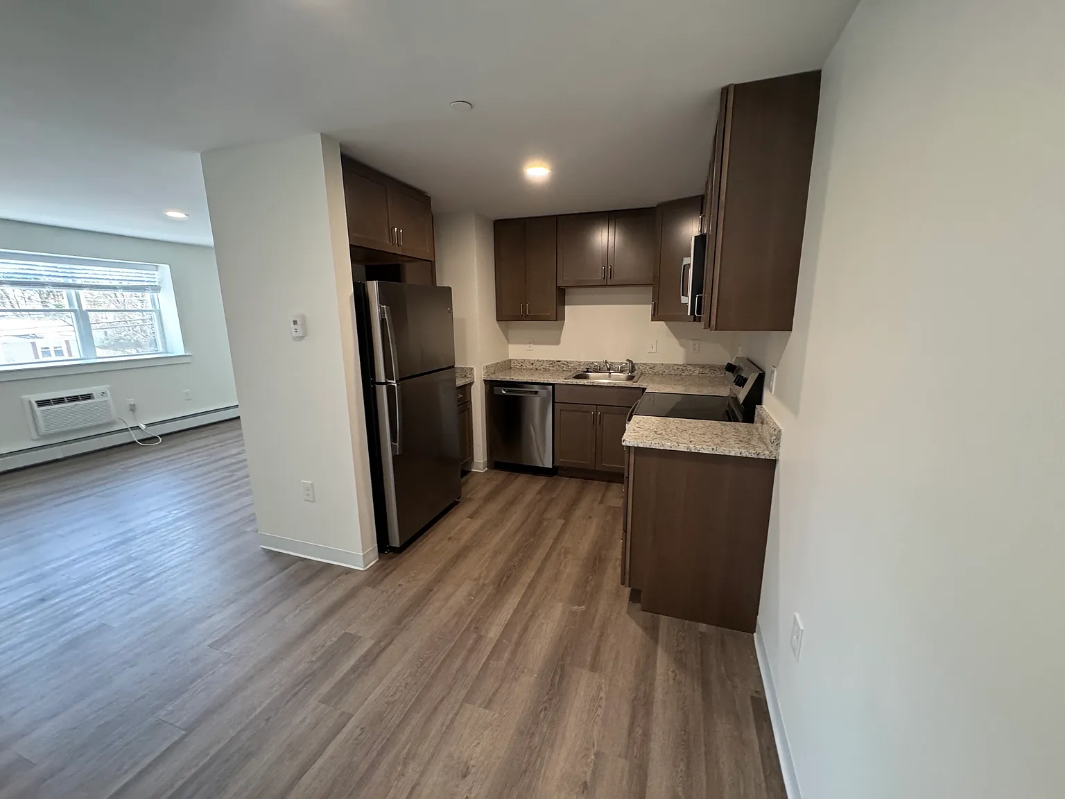 1731 Washington St — Photo 1