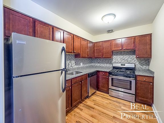 2nd image of 1435 N Dearborn St #1435B4