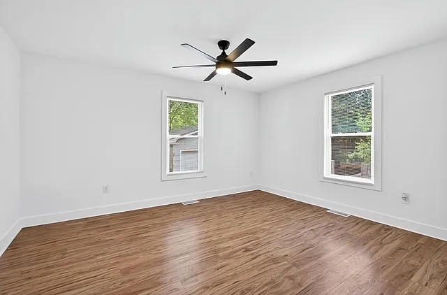 157 S Linda St — Photo 16