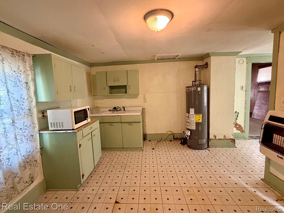 56 E Henry St, photo 6