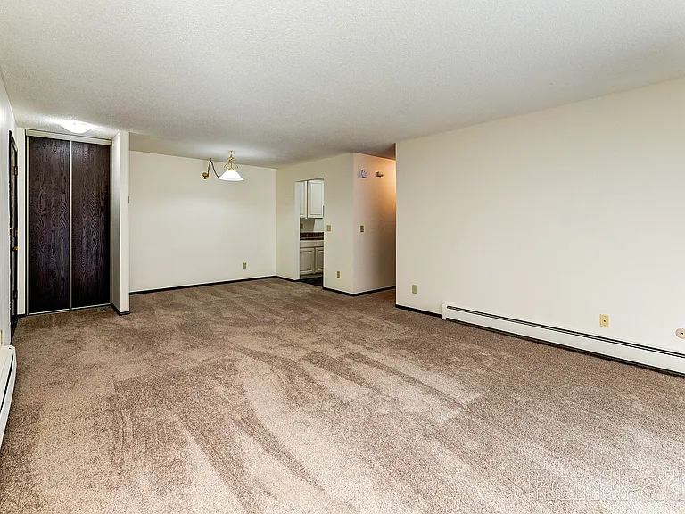 Woodmere Apartments — Photo 8