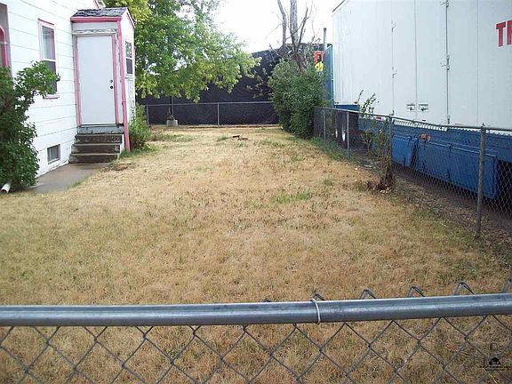 2nd image of 810 7th St