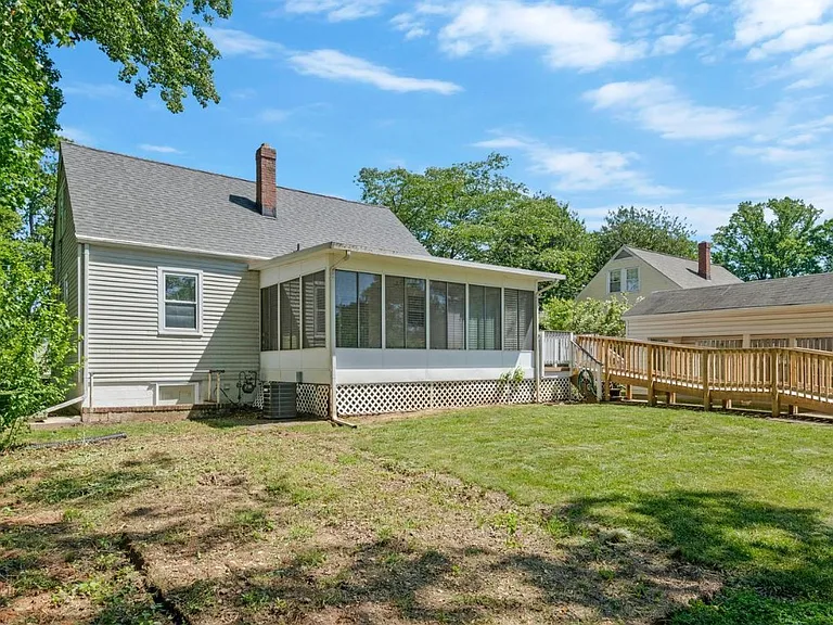 4038 Poplar St — Photo 8