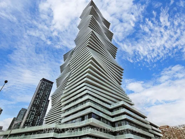 3883 Quartz Rd S #2108, Mississauga, ON L5B 0M4